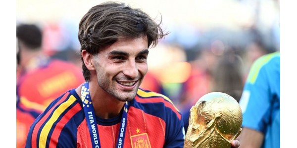 Paris Saint-Germainin valmentaja Luis Enrique arvostaa Ferran Torresin kykyjä suuresti Paris Saint-Germainin valmentaja Luis Enrique arvostaa Ferran Torresin kykyjä suuresti
